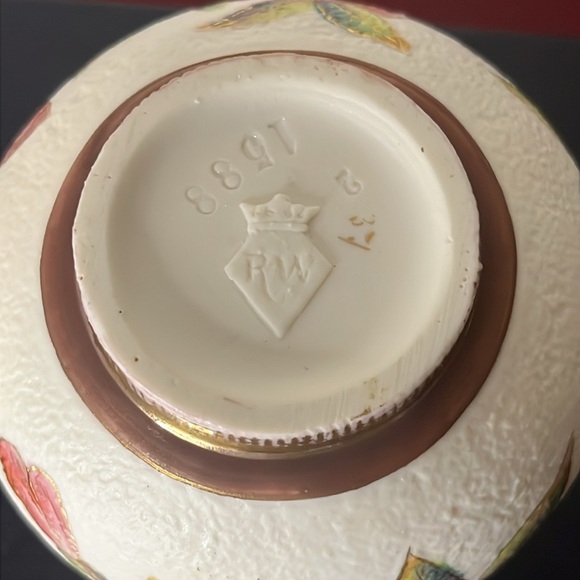 Antique Early 1900's Royal Rudolstadt Fine Bone China Moriage Texture Floral Jug - Picture 7 of 7